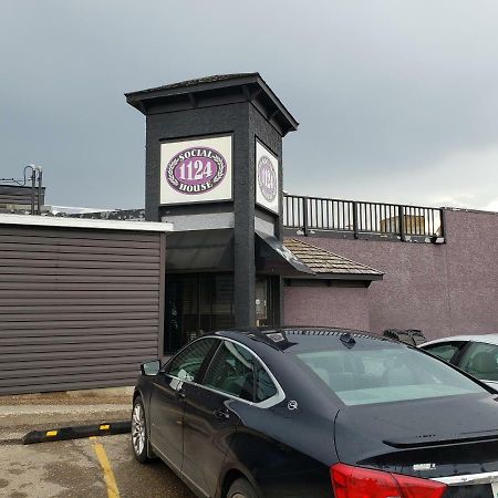 Tower Inn Estevan Kültér fotó