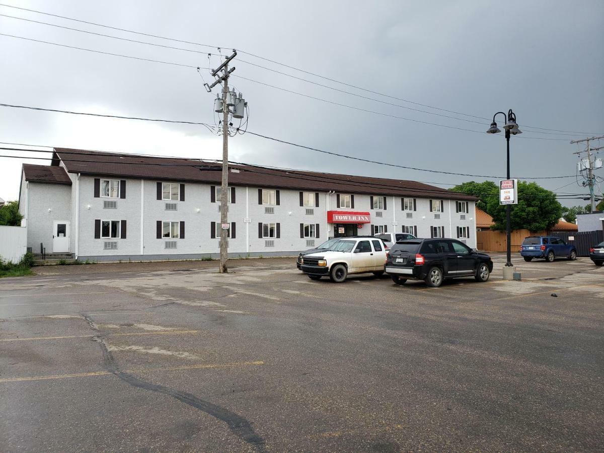 Tower Inn Estevan Kültér fotó